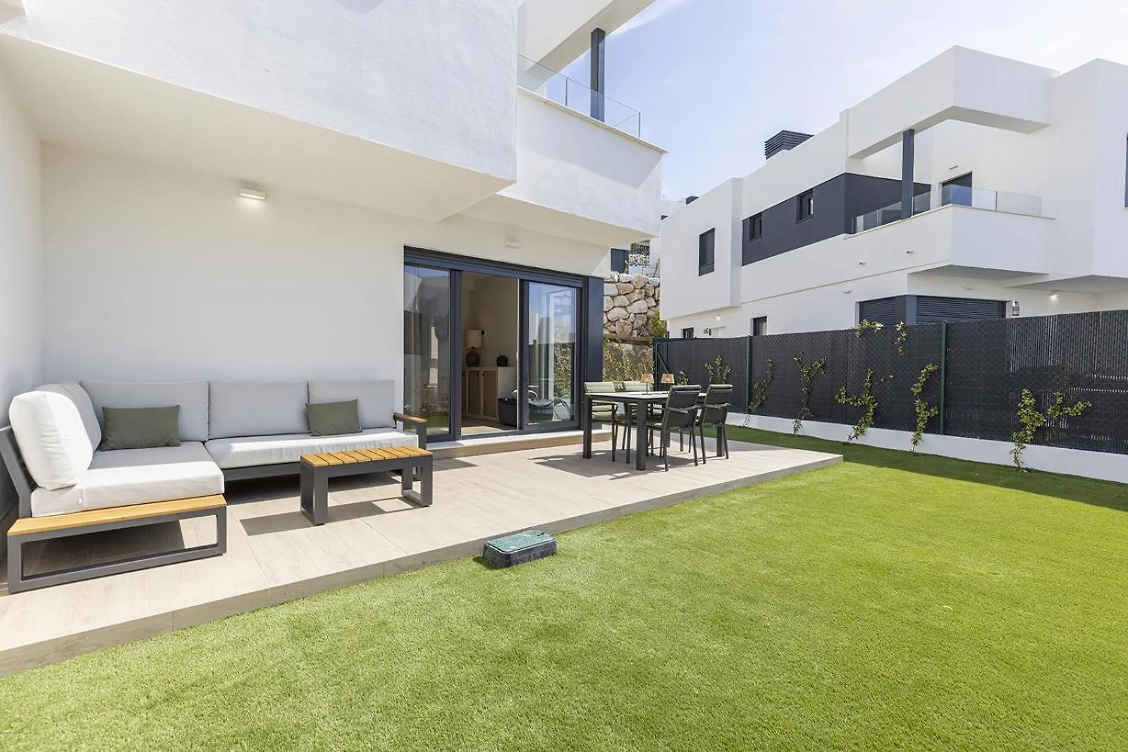 Tatil Evi 061 Brand New 2 Bed La Cala Townhouse, Sea Views Villa La Cala De Mijas İspanya